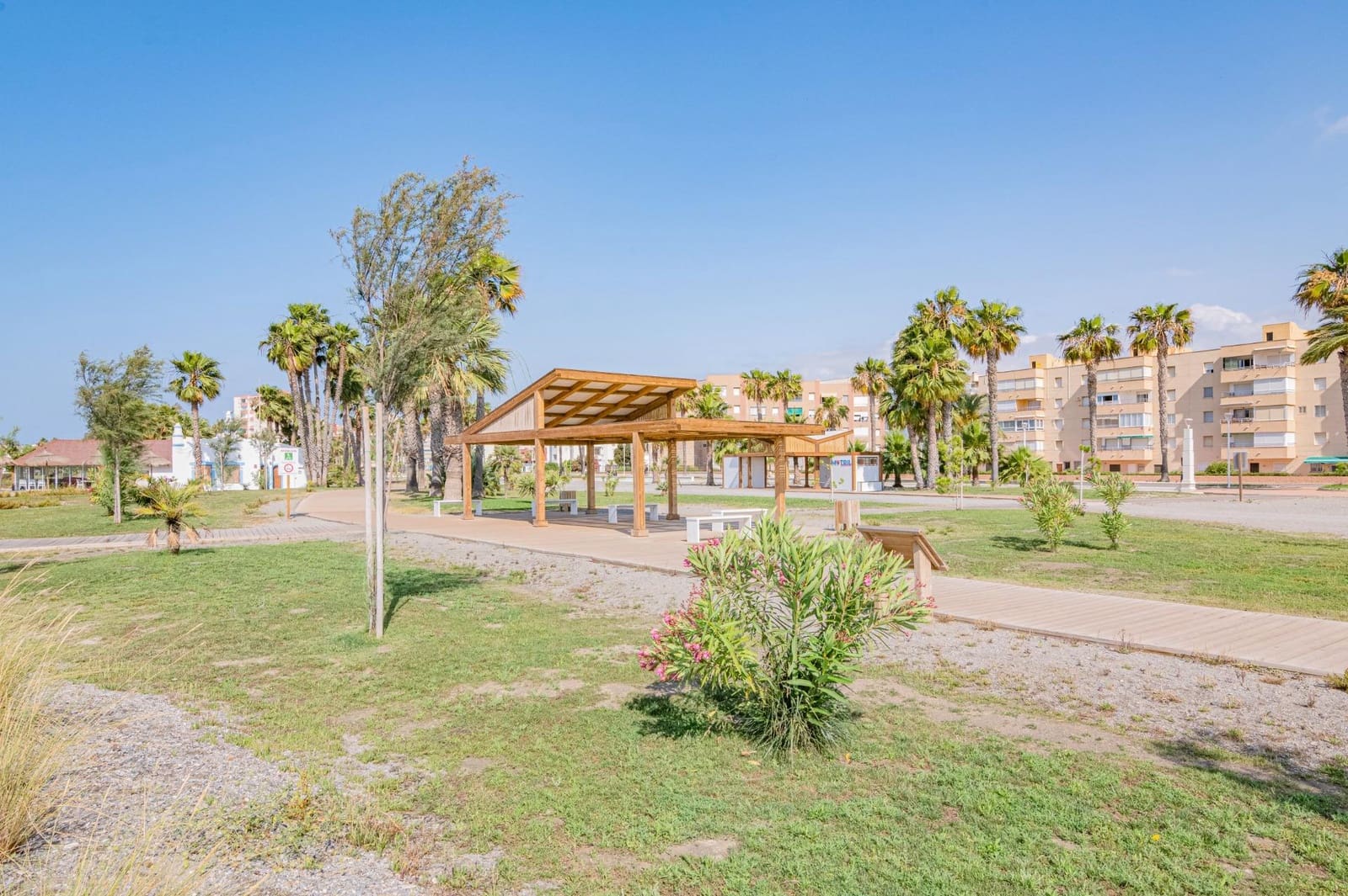 2 bedroom Flat for sale in Motril with garage - € 192,000 (Ref: 10014064)