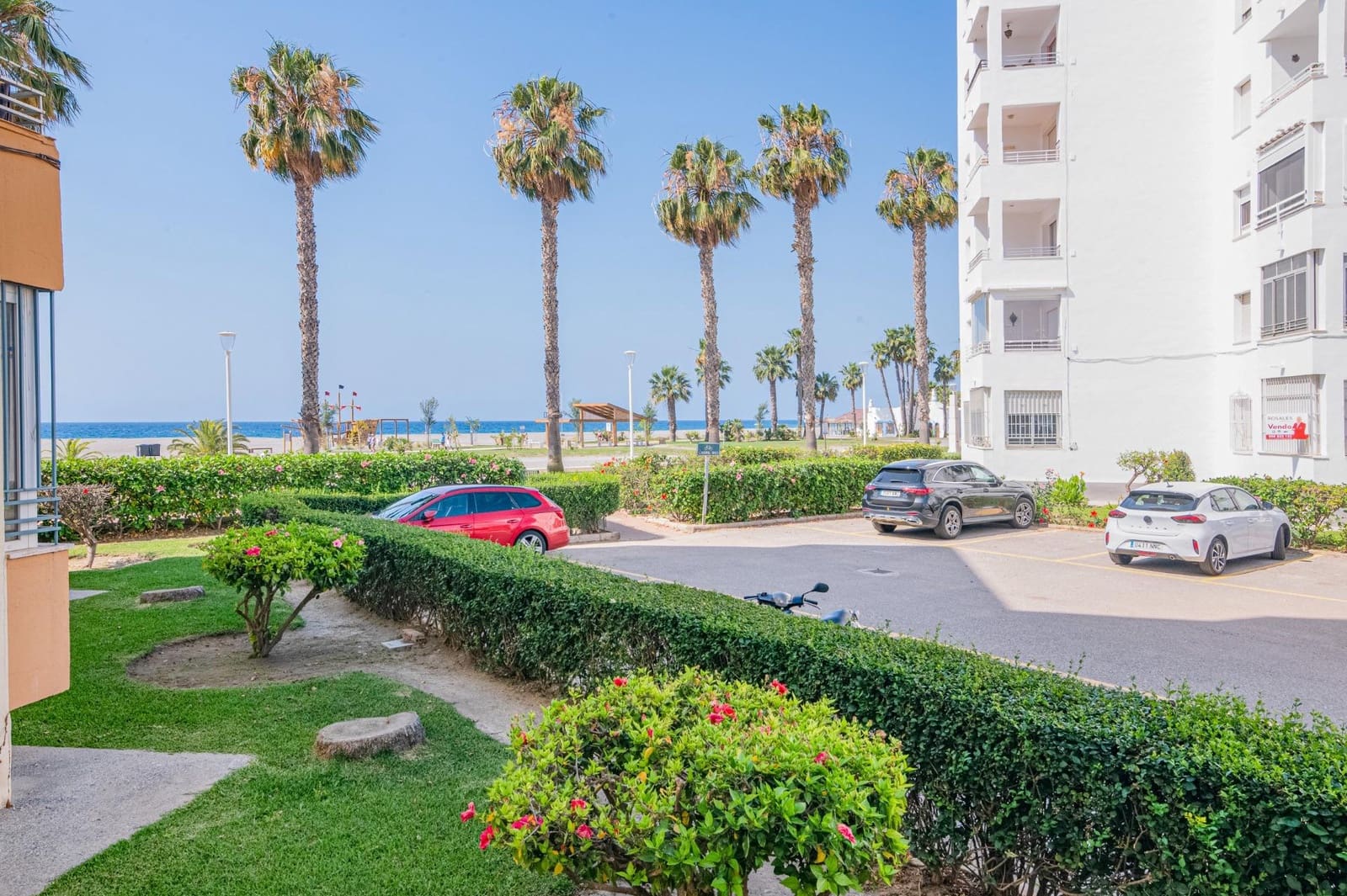 2 bedroom Flat for sale in Motril with garage - € 192,000 (Ref: 10014064)