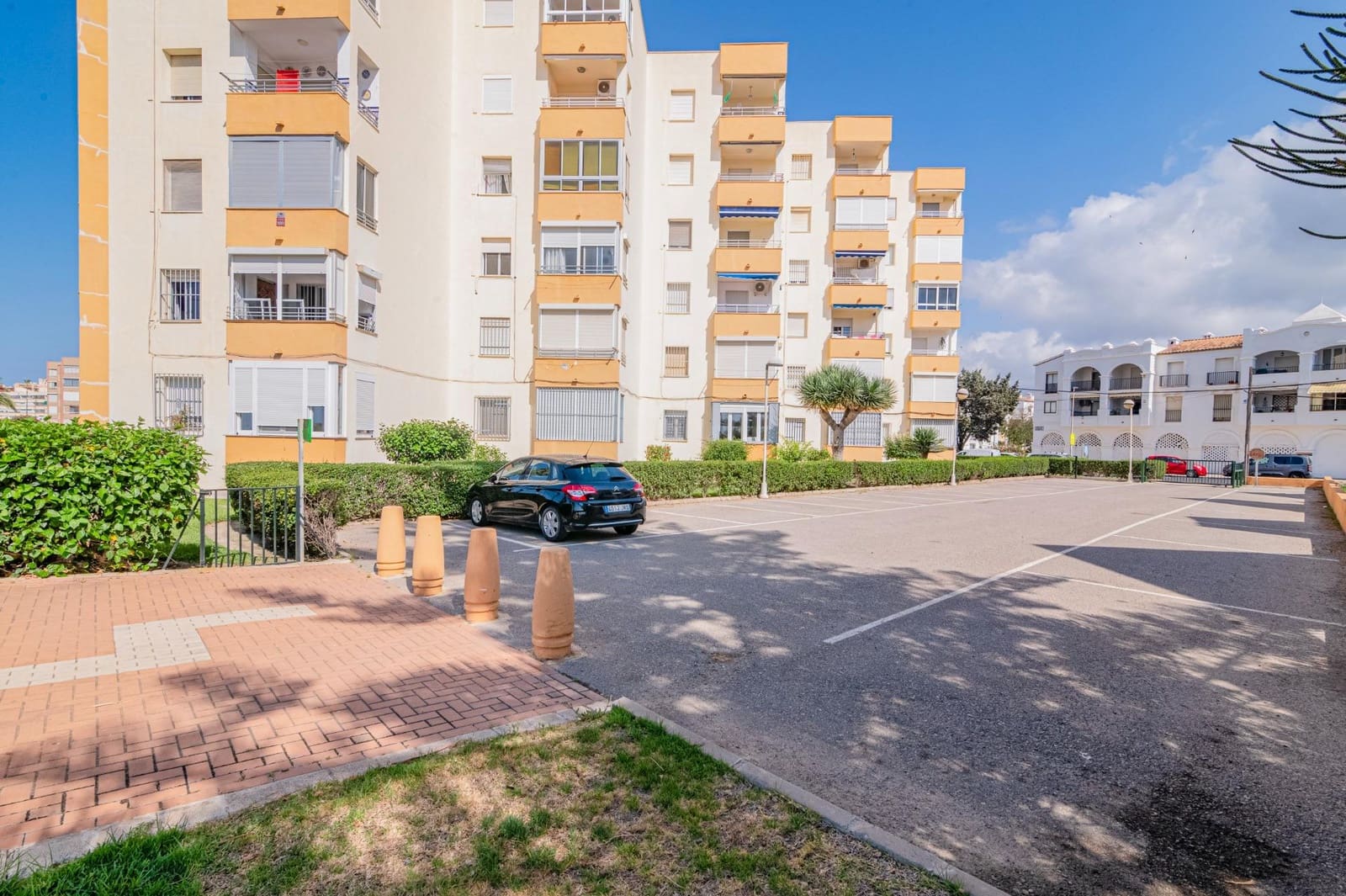 2 bedroom Flat for sale in Motril with garage - € 192,000 (Ref: 10014064)