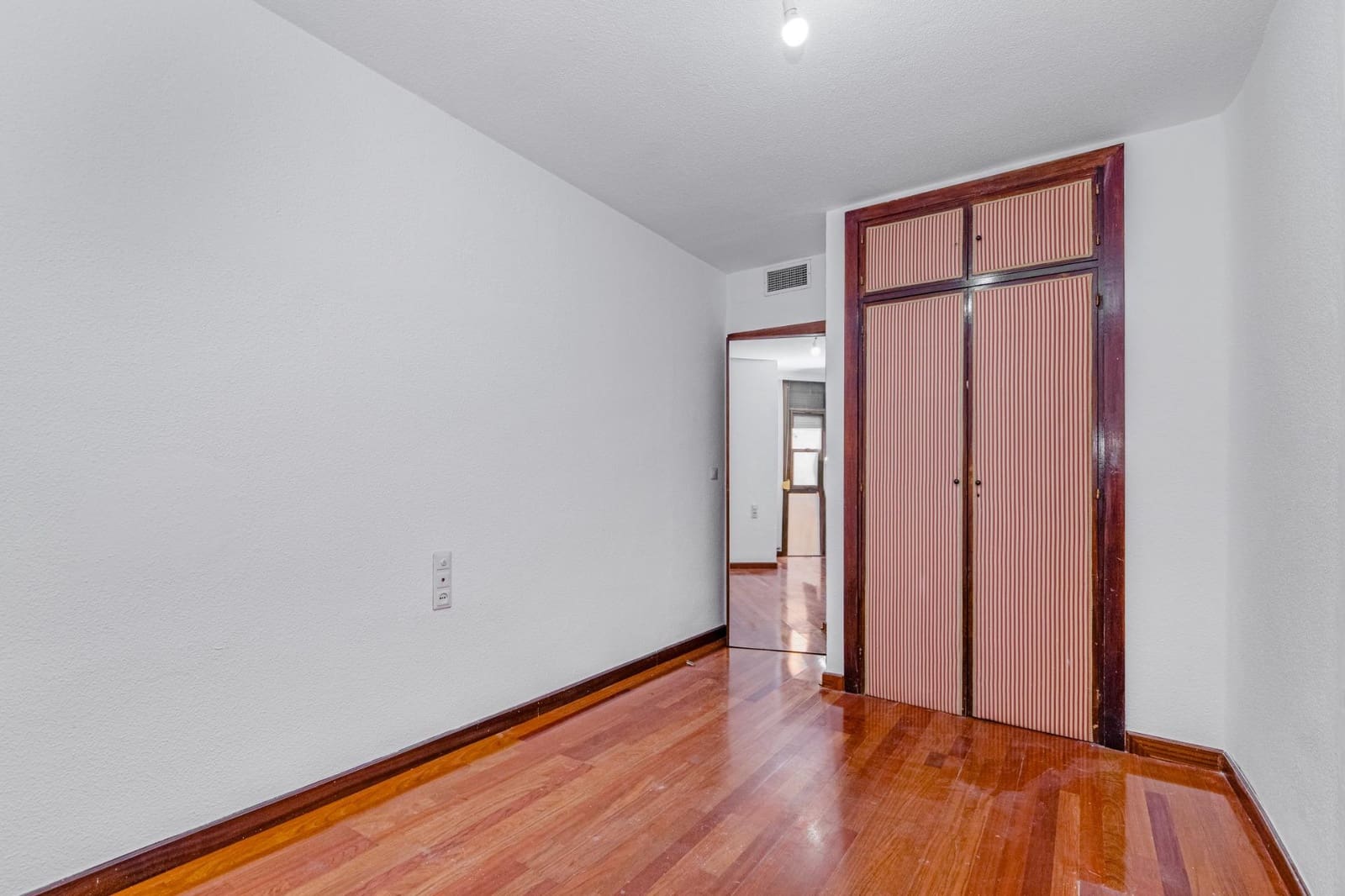 3 sovrum Lägenhet till salu i Granada stad med garage - 495 000 € (Ref: 10014069)