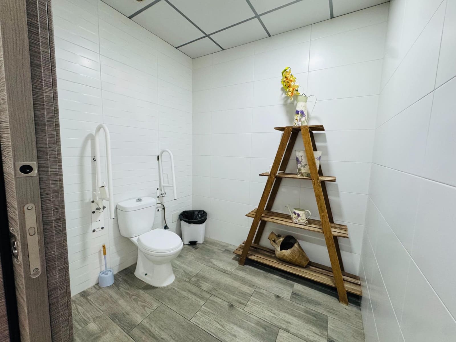Commercial for sale in Peligros - € 155,000 (Ref: 10014070)
