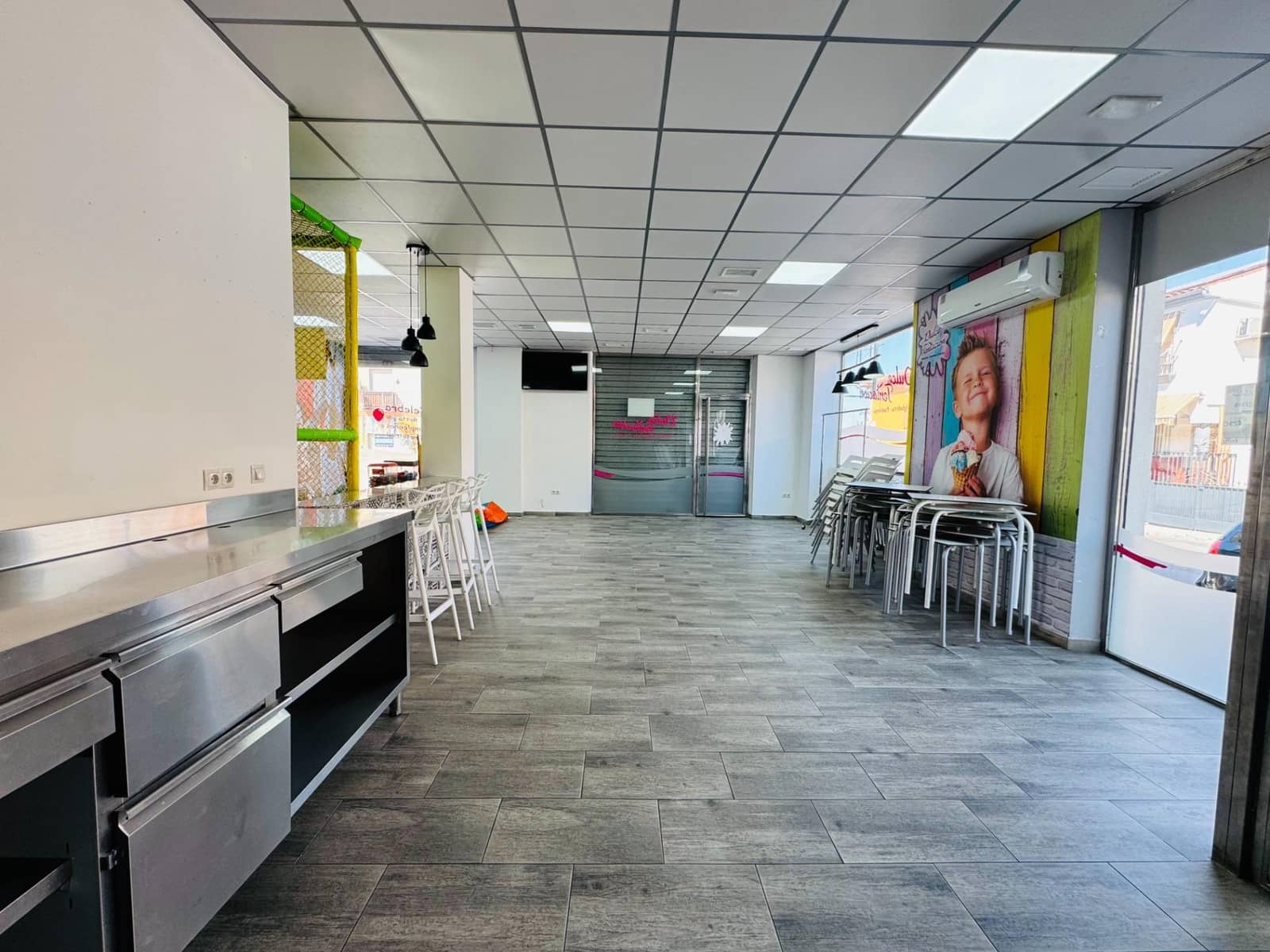 Commercial for sale in Peligros - € 155,000 (Ref: 10014070)