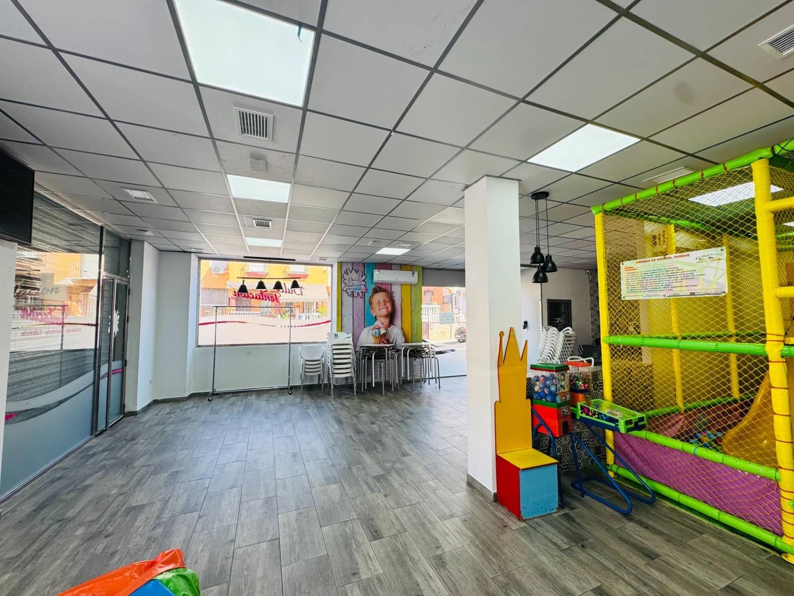 Commercial for sale in Peligros - € 155,000 (Ref: 10014070)