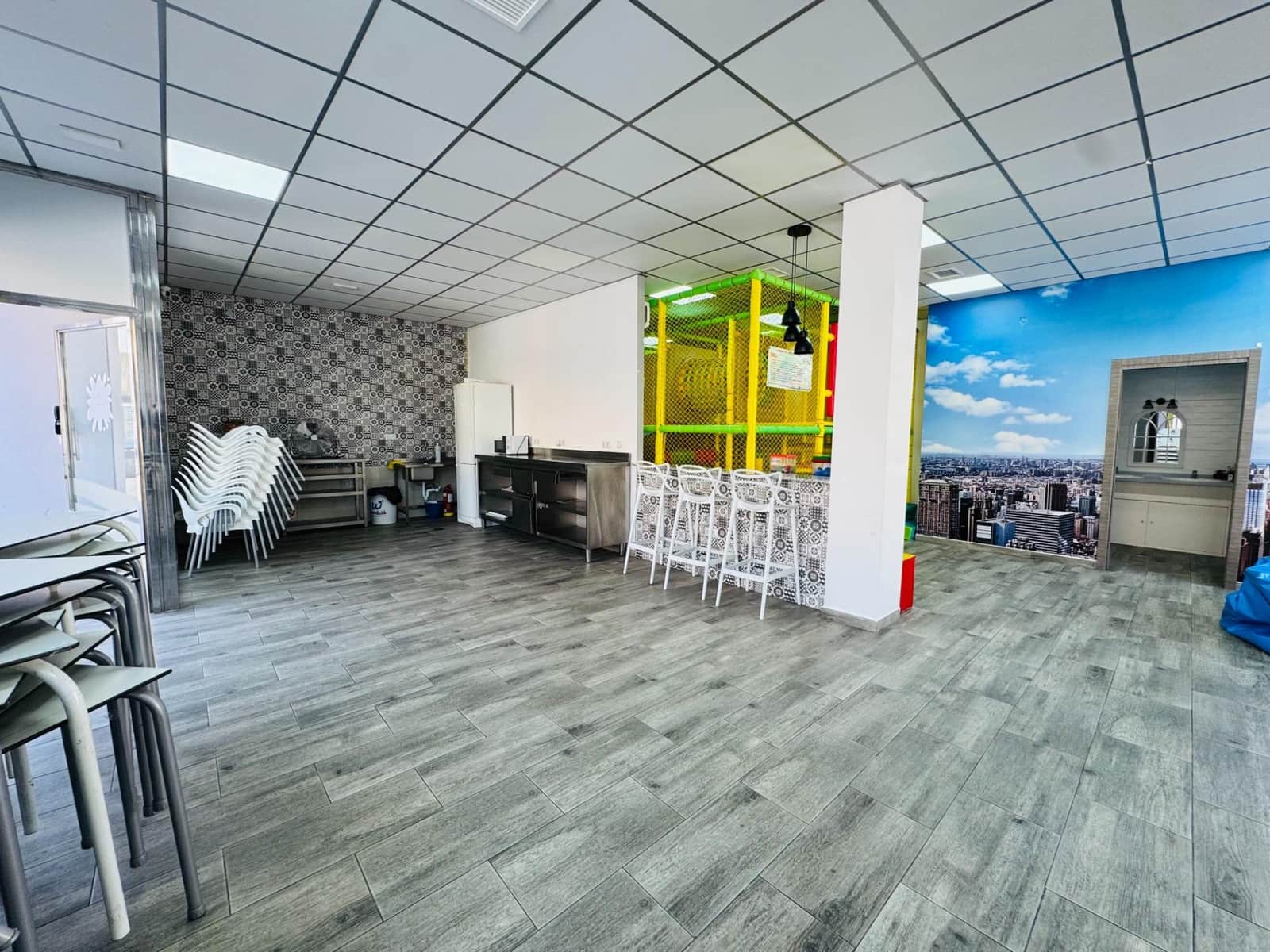 Commercial for sale in Peligros - € 155,000 (Ref: 10014070)