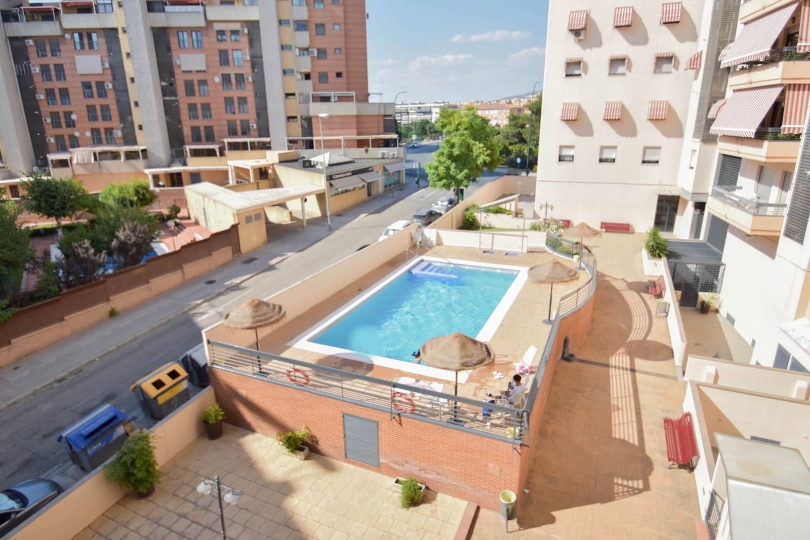 3 slaapkamer Flat te koop in Granada stad met zwembad - € 295.000 (Ref: 10014074)