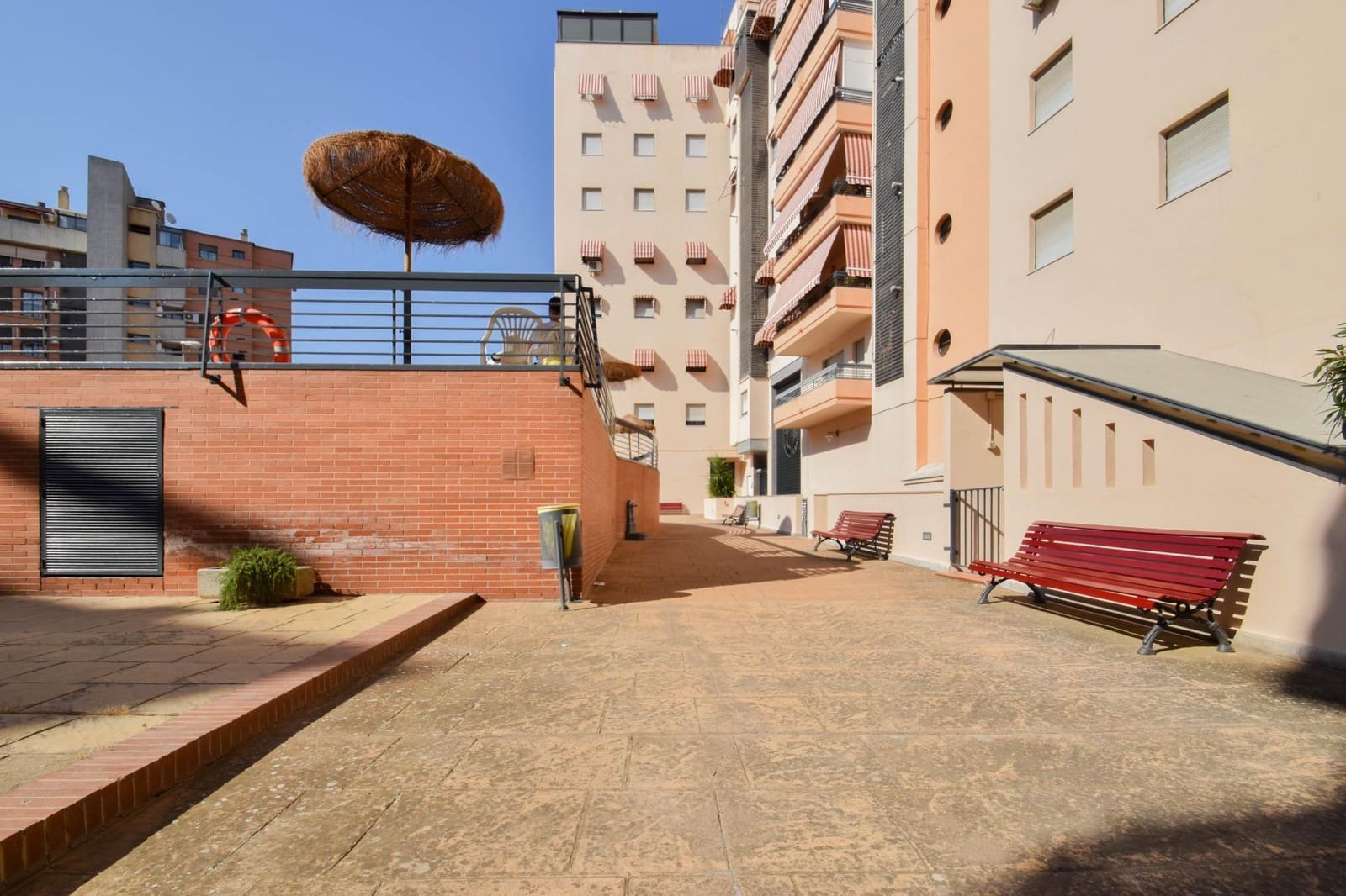 3 slaapkamer Flat te koop in Granada stad met zwembad - € 295.000 (Ref: 10014074)