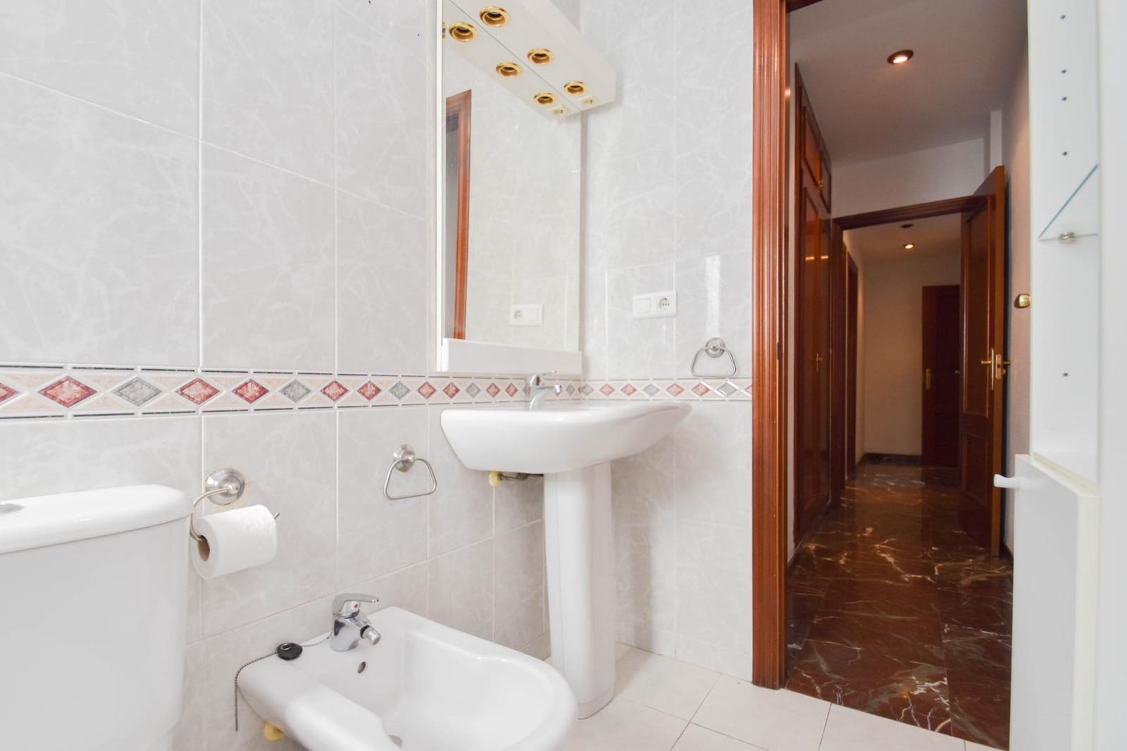 3 slaapkamer Flat te koop in Granada stad met zwembad - € 295.000 (Ref: 10014074)