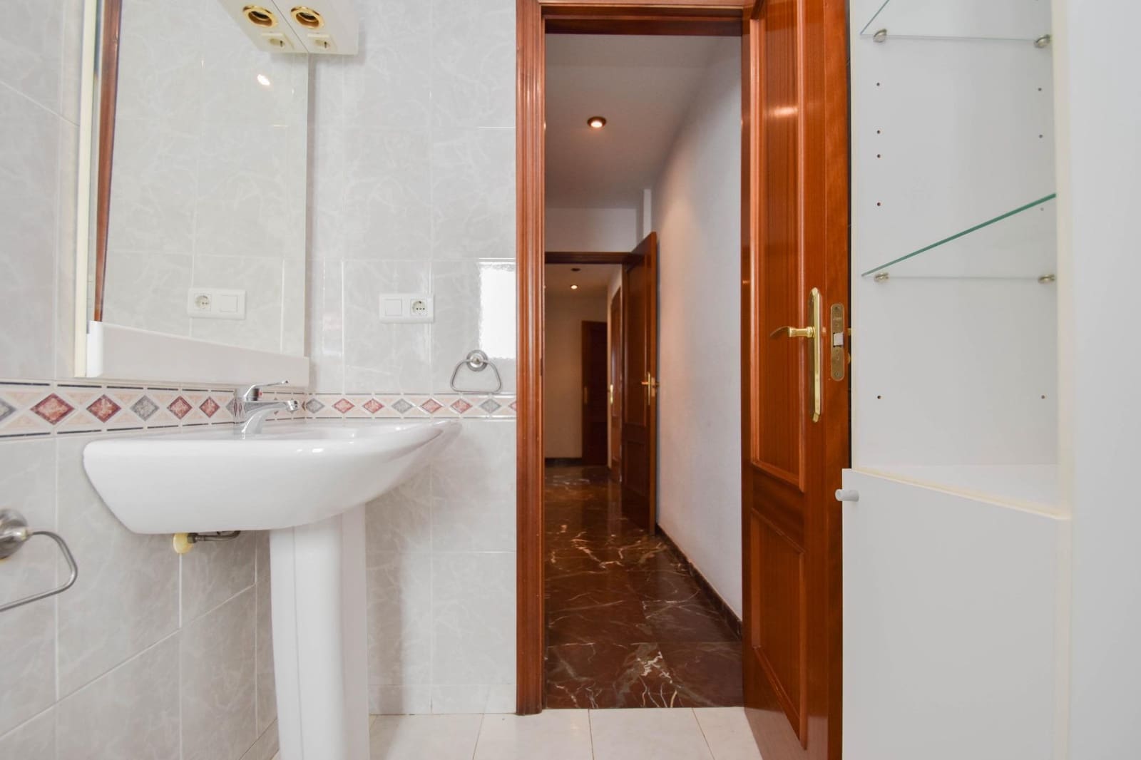 3 slaapkamer Flat te koop in Granada stad met zwembad - € 295.000 (Ref: 10014074)