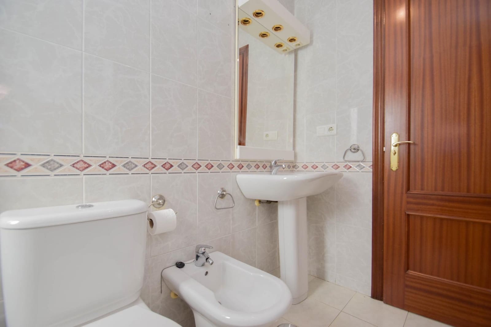 3 slaapkamer Flat te koop in Granada stad met zwembad - € 295.000 (Ref: 10014074)