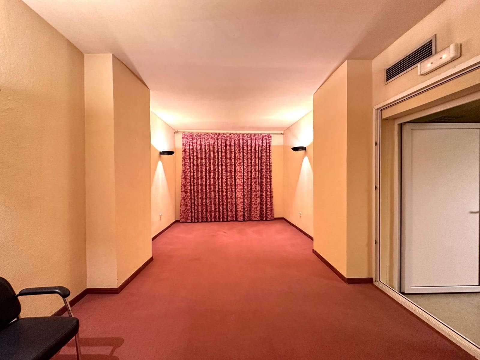 Comercial para venda em Granada cidade - 150 000 € (Ref: 10014075)