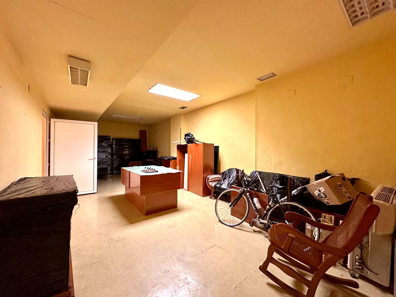 Comercial para venda em Granada cidade - 150 000 € (Ref: 10014075)