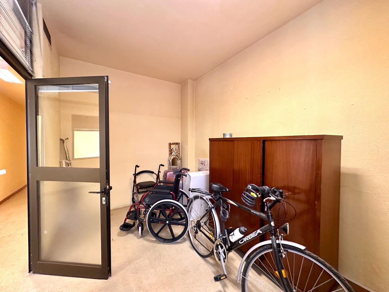 Comercial para venda em Granada cidade - 150 000 € (Ref: 10014075)