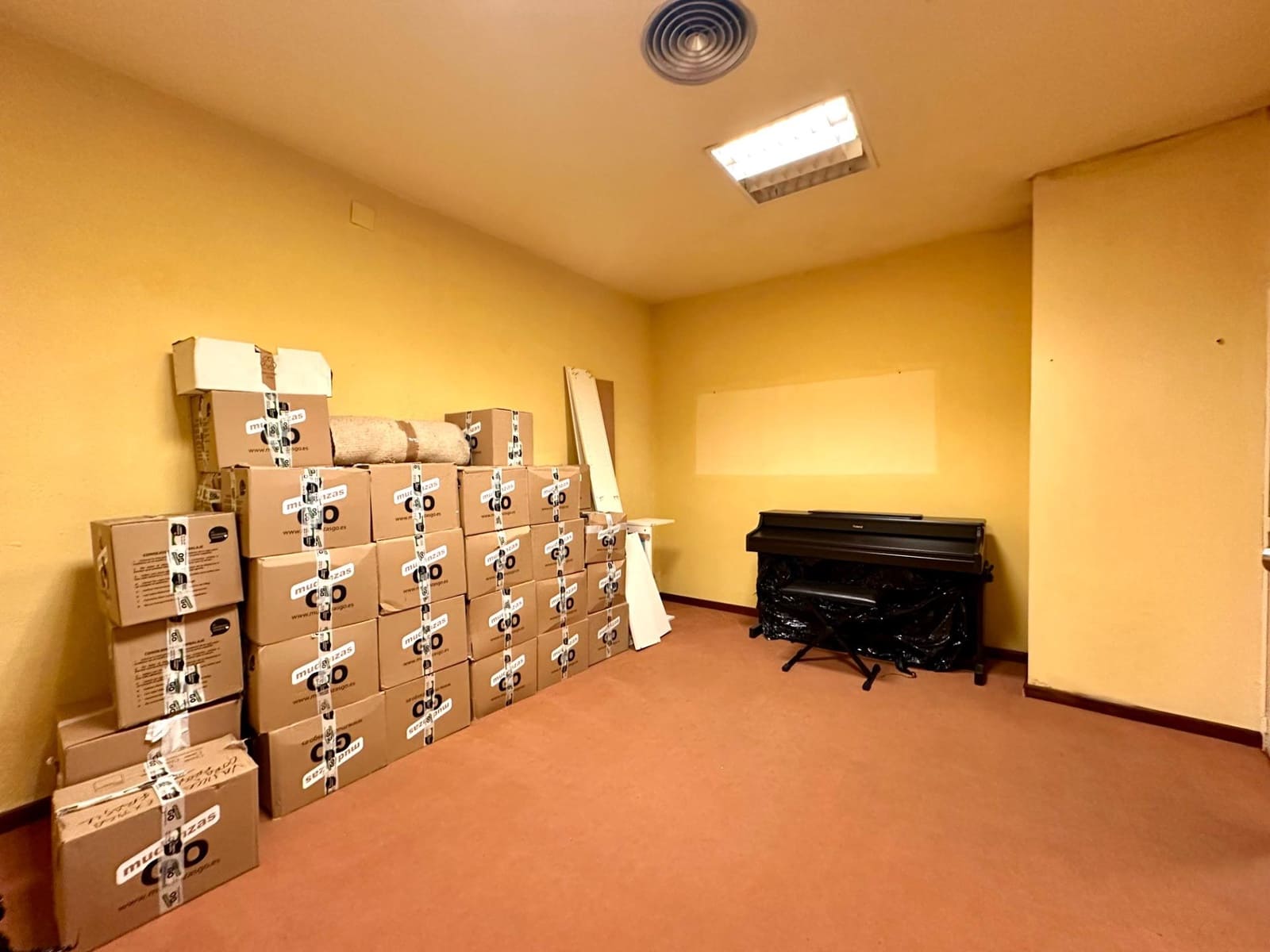 Comercial para venda em Granada cidade - 150 000 € (Ref: 10014075)