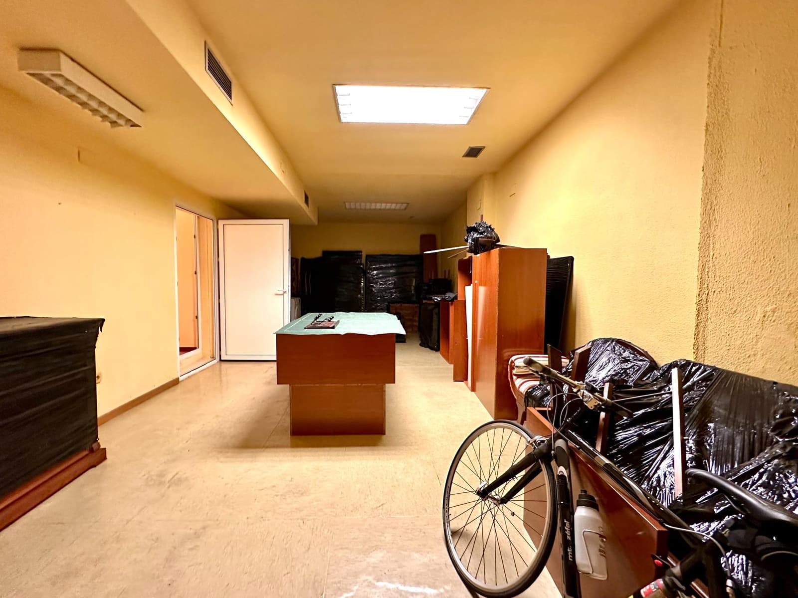 Comercial para venda em Granada cidade - 150 000 € (Ref: 10014075)