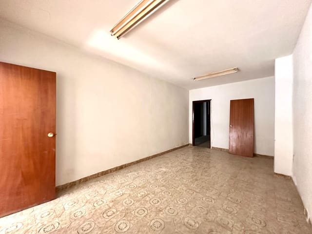 Commercial for sale in Granada city - € 150,000 (Ref: 10014076)