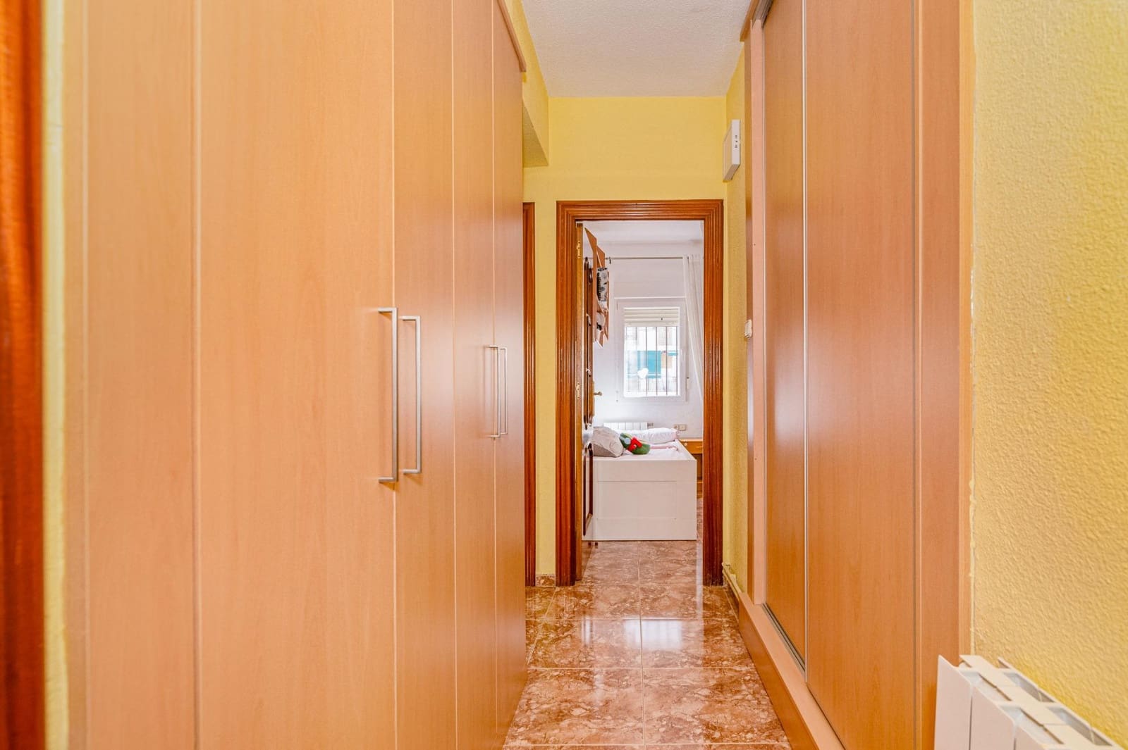 4 bedroom Flat for sale in Granada city - € 300,000 (Ref: 10014077)