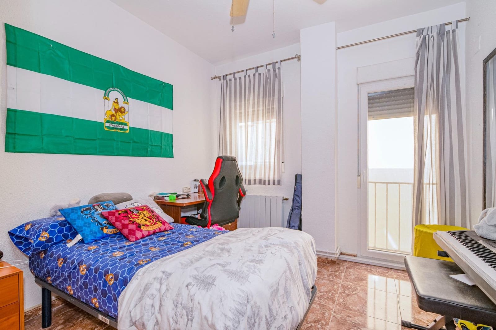 4 bedroom Flat for sale in Granada city - € 300,000 (Ref: 10014077)