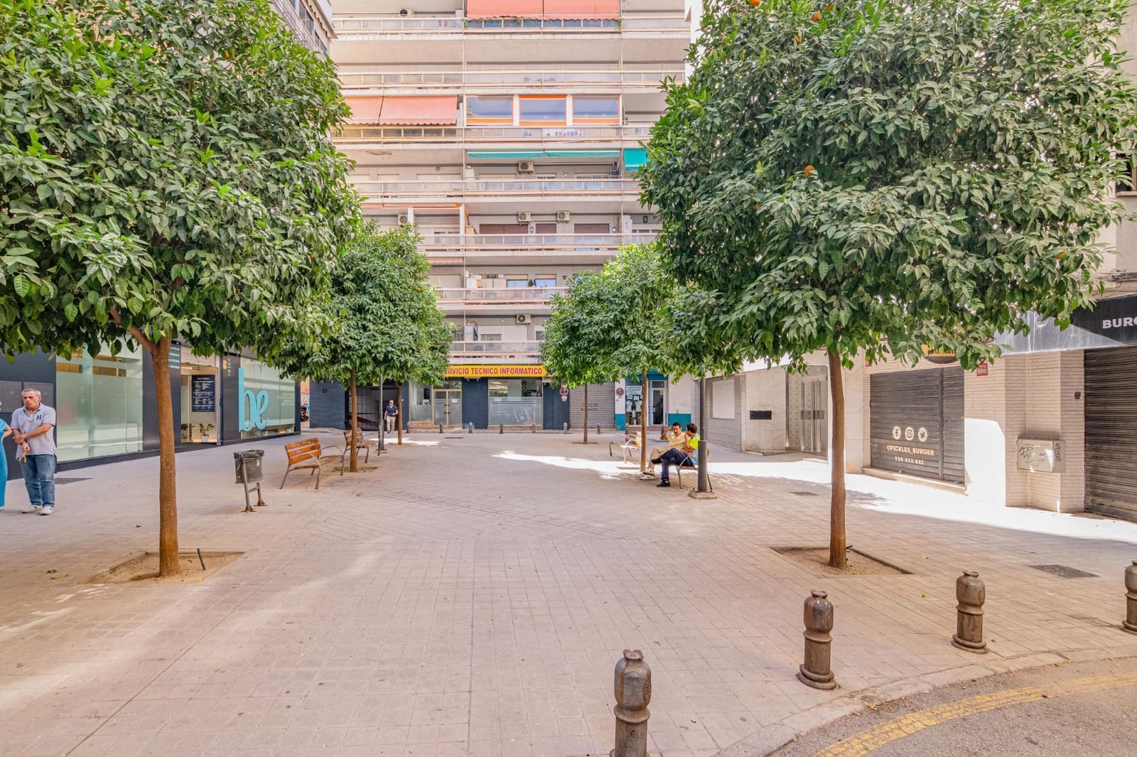 4 bedroom Flat for sale in Granada city - € 300,000 (Ref: 10014077)