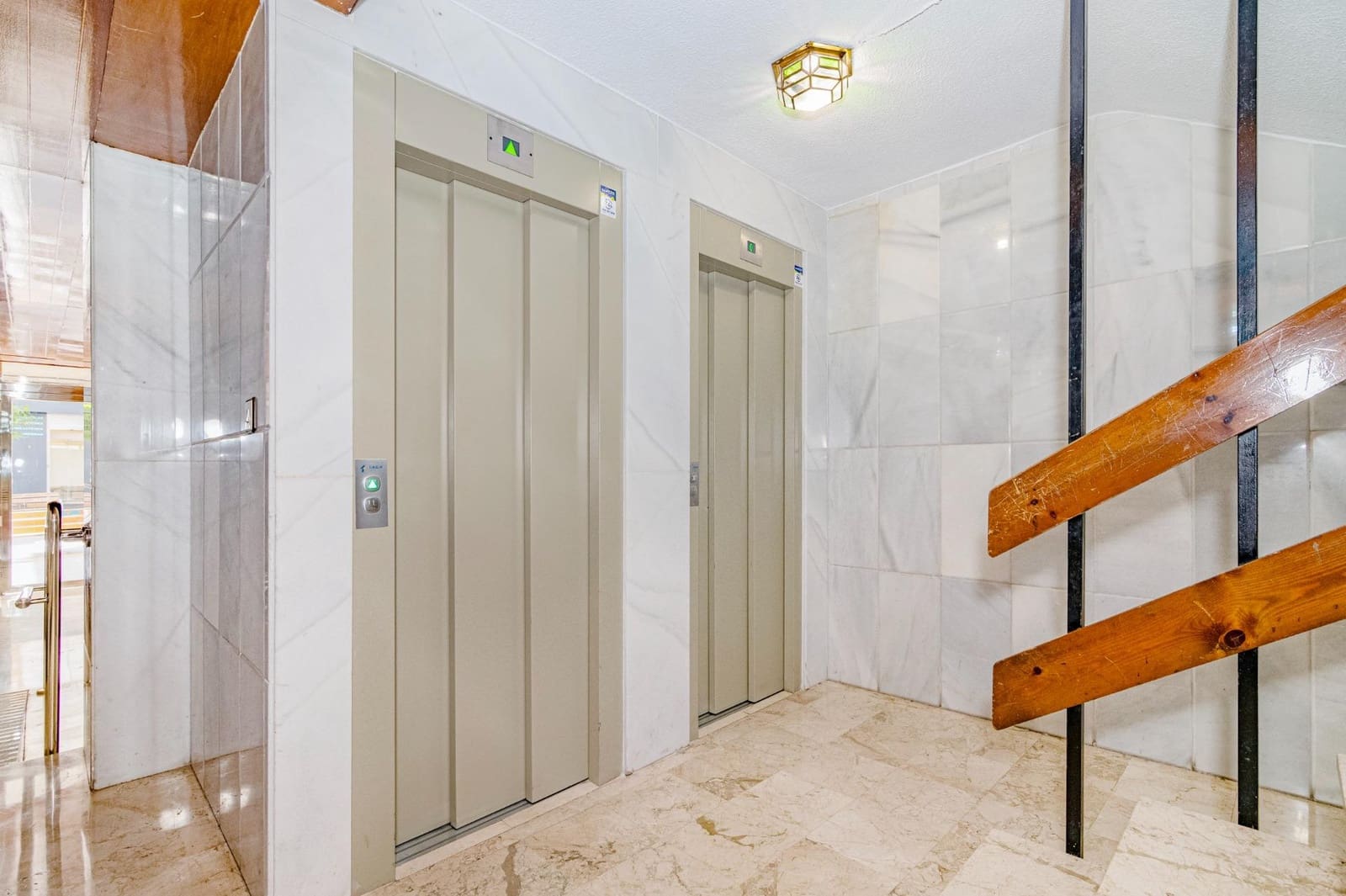 4 bedroom Flat for sale in Granada city - € 300,000 (Ref: 10014077)