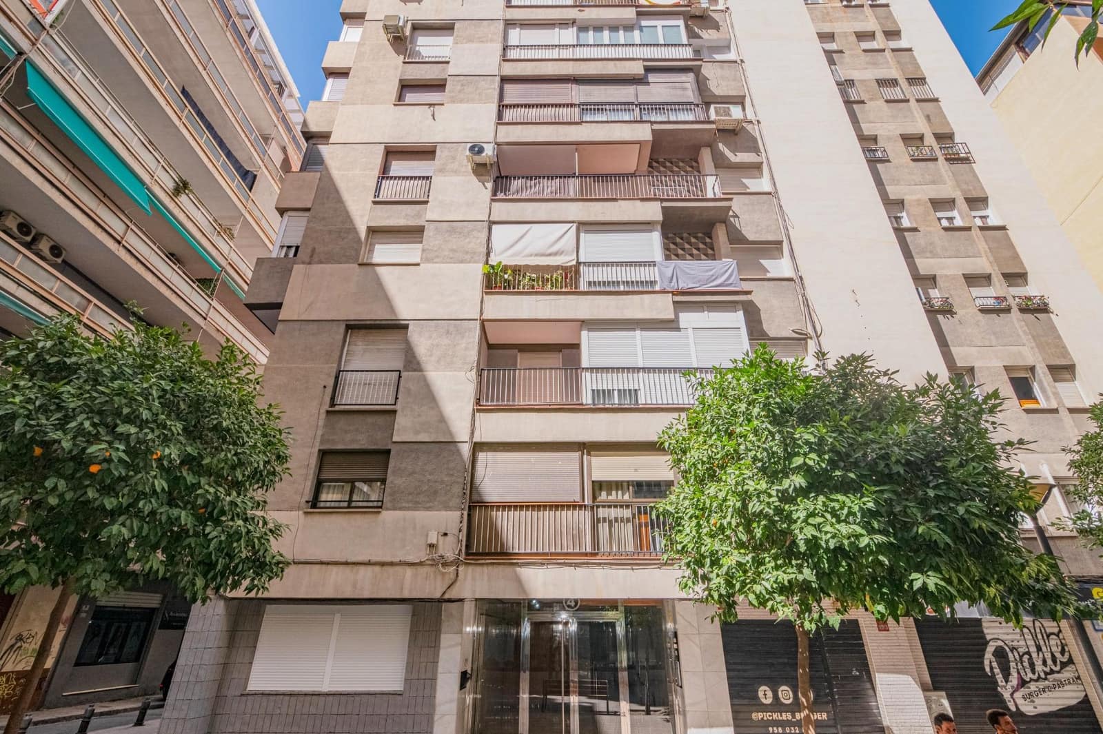 4 bedroom Flat for sale in Granada city - € 300,000 (Ref: 10014077)