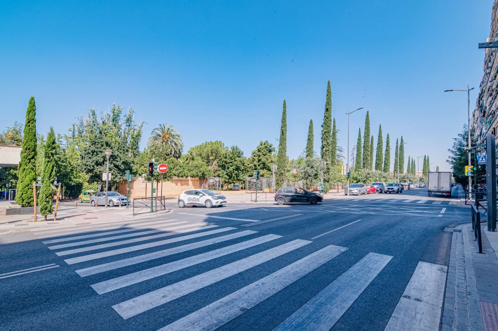 4 bedroom Flat for sale in Granada city - € 300,000 (Ref: 10014077)