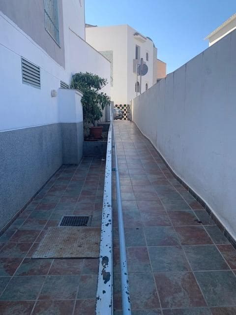 2 slaapkamer Flat te koop in Cullar Vega met garage - € 148.000 (Ref: 10014078)