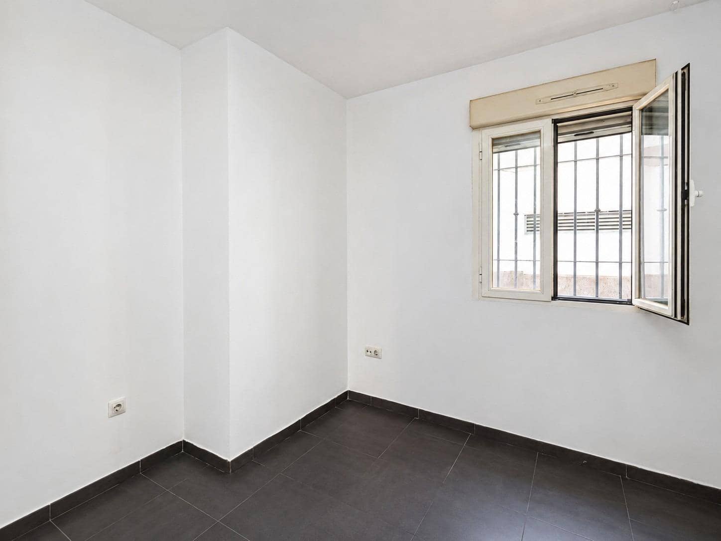 2 slaapkamer Flat te koop in Cullar Vega met garage - € 148.000 (Ref: 10014078)