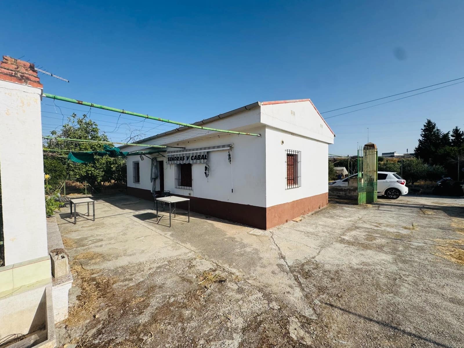 Ubebygd land til salgs i Granada by - € 196 000 (Ref: 10014080)