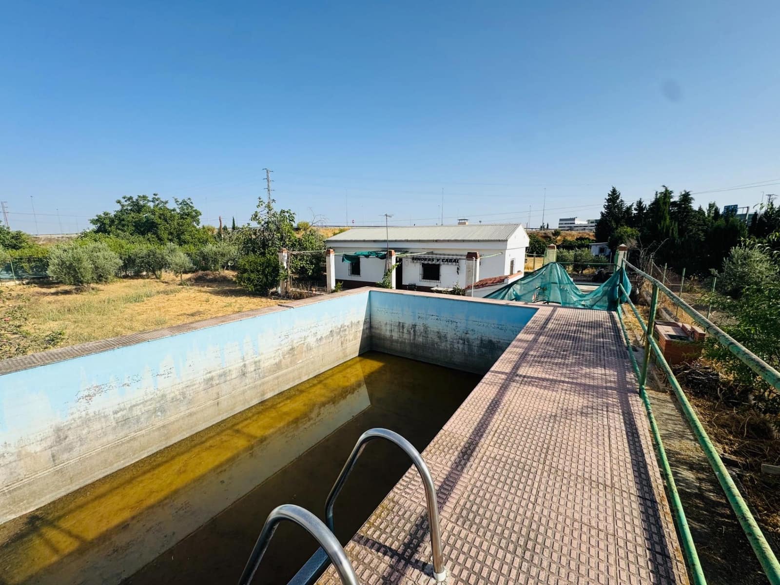 Ubebygd land til salgs i Granada by - € 196 000 (Ref: 10014080)