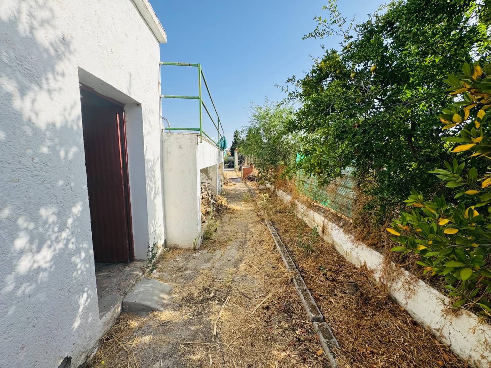 Ubebygd land til salgs i Granada by - € 196 000 (Ref: 10014080)