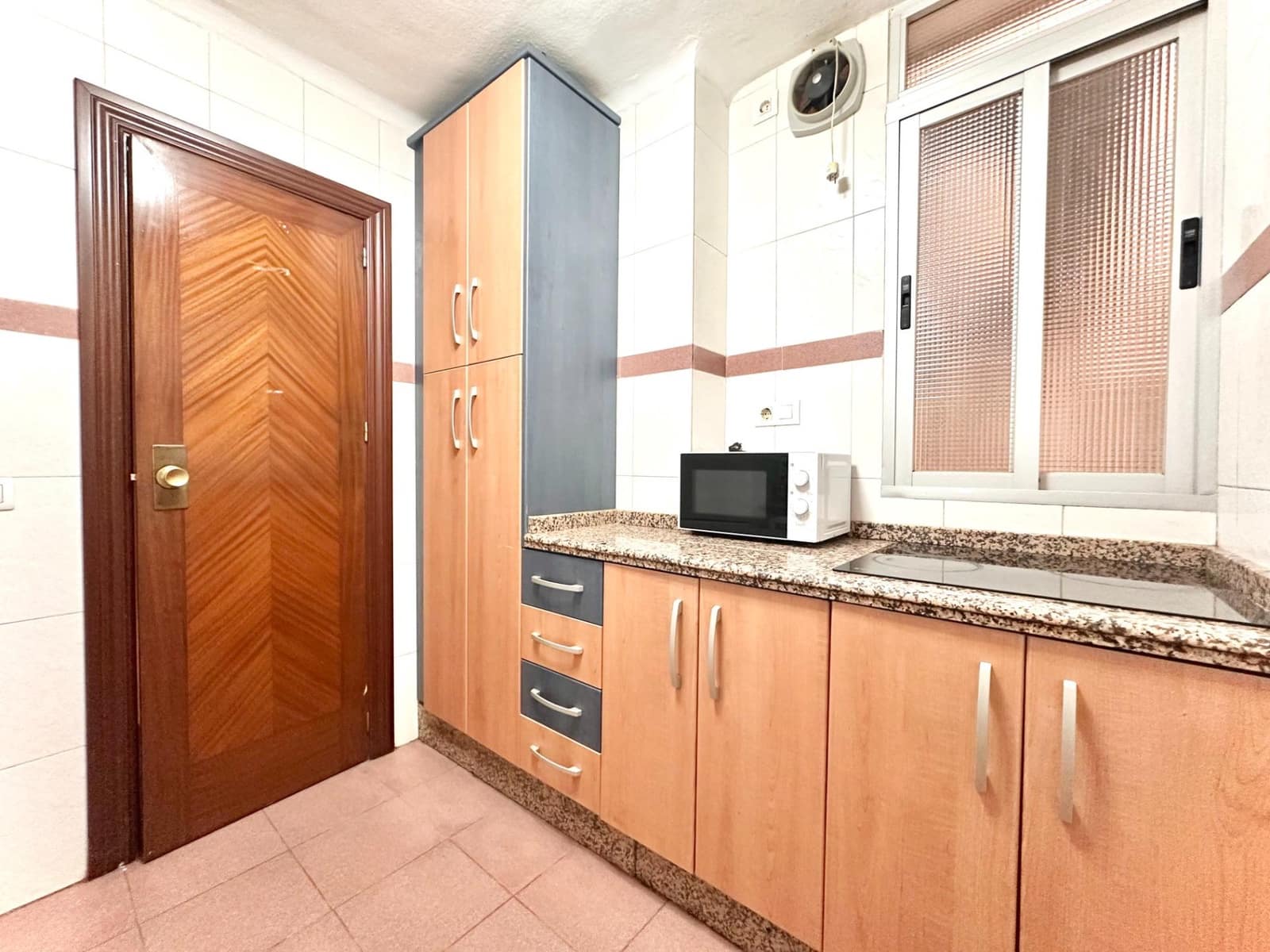 3 bedroom Flat for sale in Granada city - € 198,500 (Ref: 10014081)