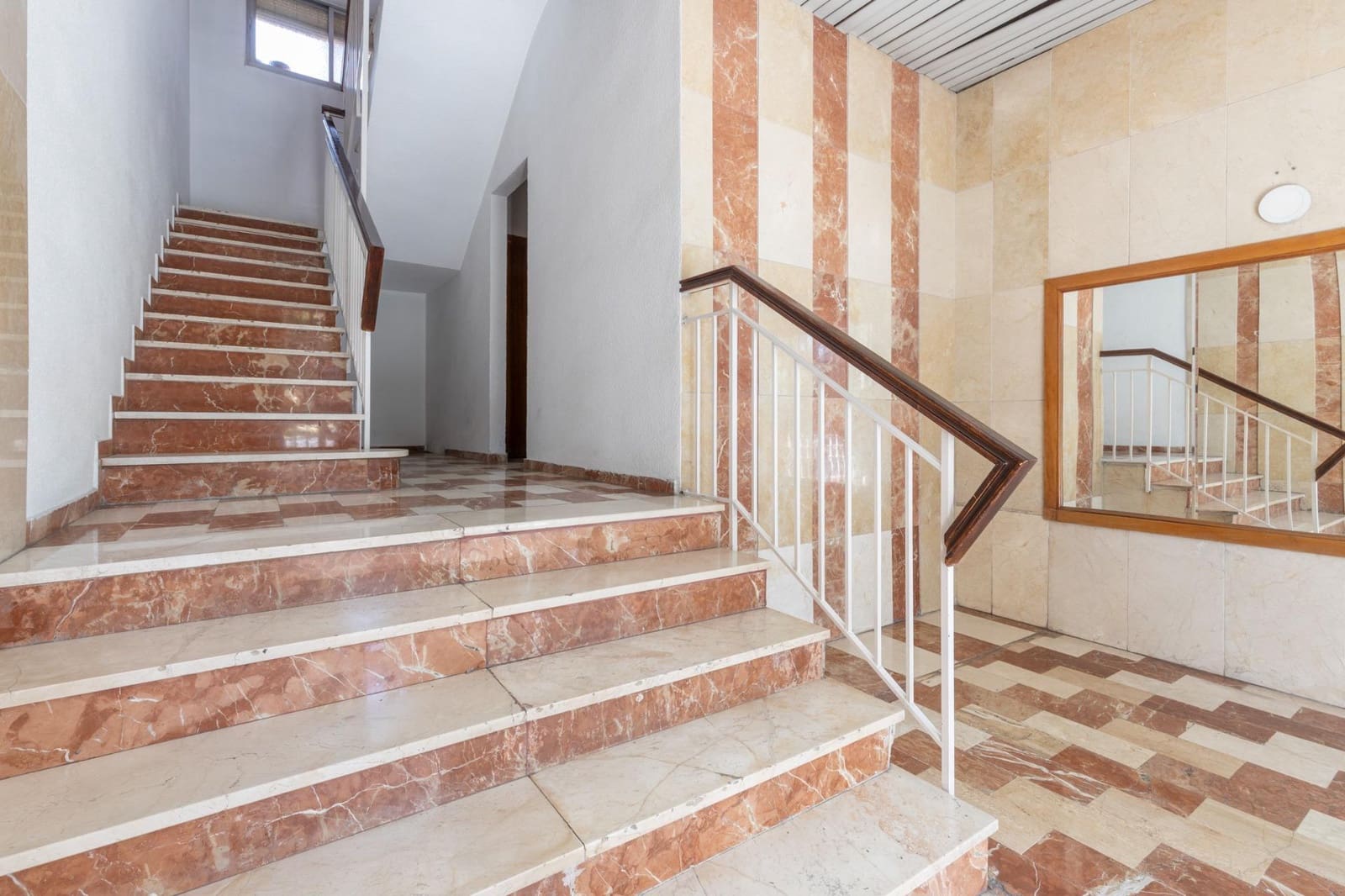 3 sovrum Lägenhet till salu i Granada stad - 169 900 € (Ref: 10014083)