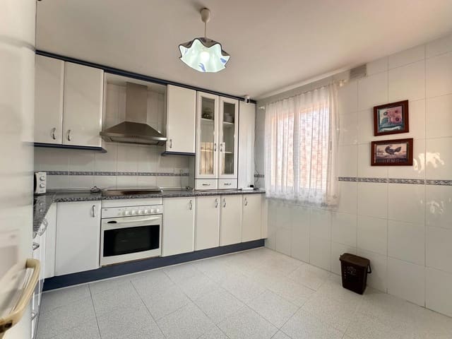 4 bedroom Terraced Villa for sale in Huétor Vega with garage - € 257,000 (Ref: 10014084)