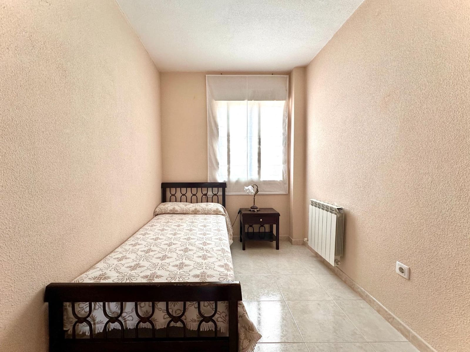 4 quarto Moradia em Banda para venda em Huetor Vega com garagem - 257 000 € (Ref: 10014084)