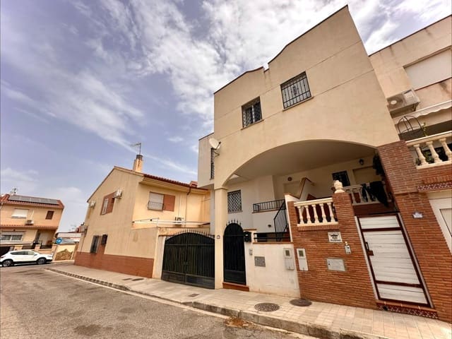 4 bedroom Terraced Villa for sale in Huétor Vega with garage - € 257,000 (Ref: 10014084)