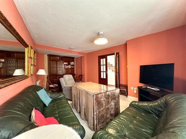 4 bedroom Terraced Villa for sale in Huétor Vega with garage - € 257,000 (Ref: 10014084)