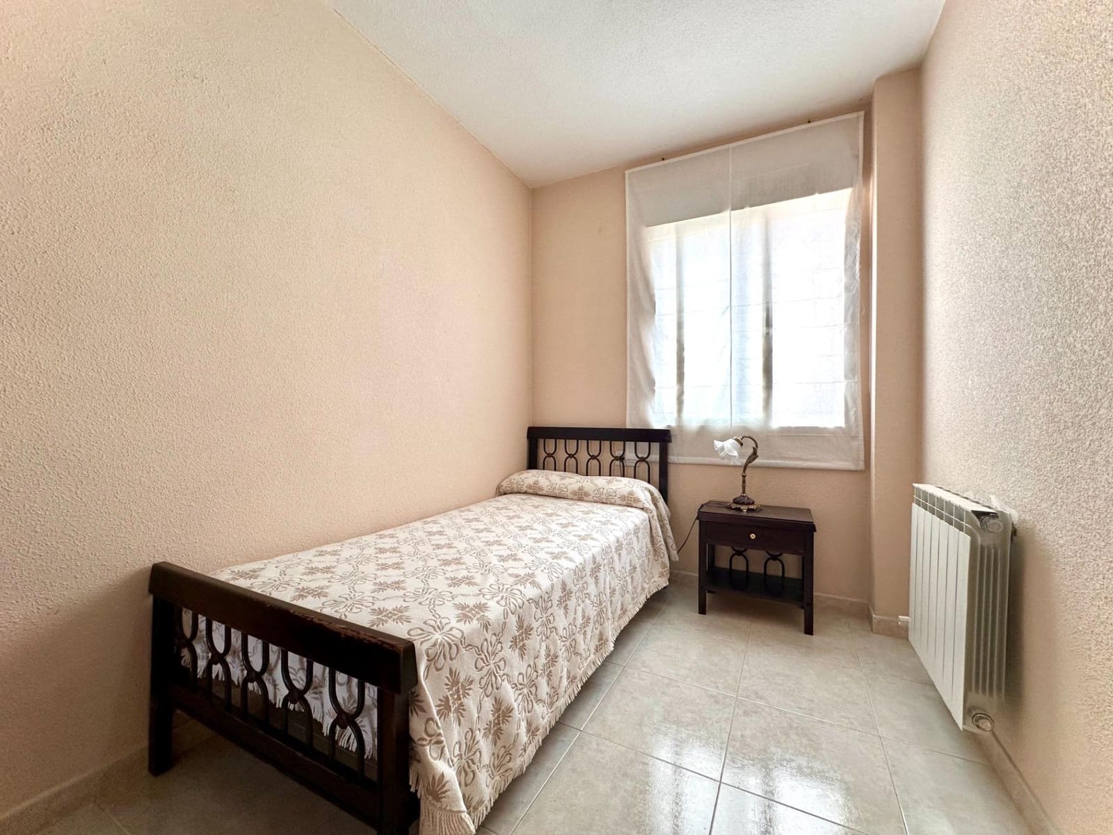 4 quarto Moradia em Banda para venda em Huetor Vega com garagem - 257 000 € (Ref: 10014084)