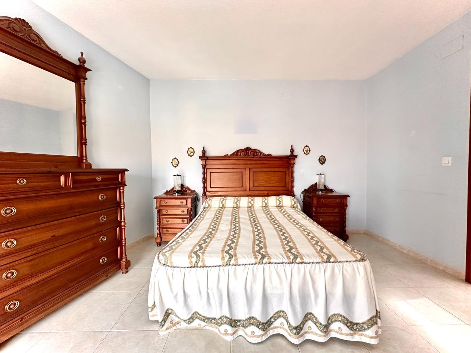 4 quarto Moradia em Banda para venda em Huetor Vega com garagem - 257 000 € (Ref: 10014084)