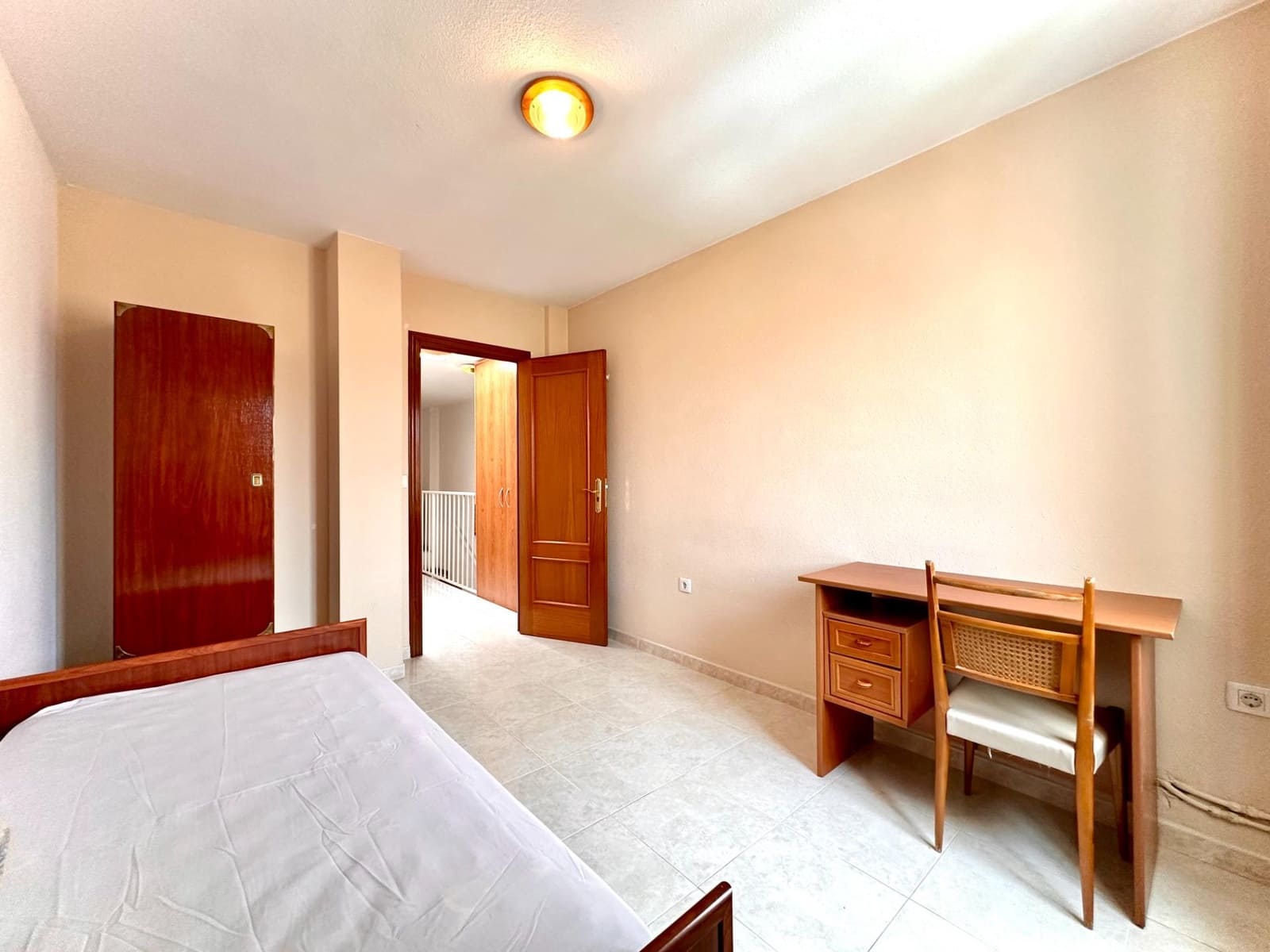 4 quarto Moradia em Banda para venda em Huetor Vega com garagem - 257 000 € (Ref: 10014084)