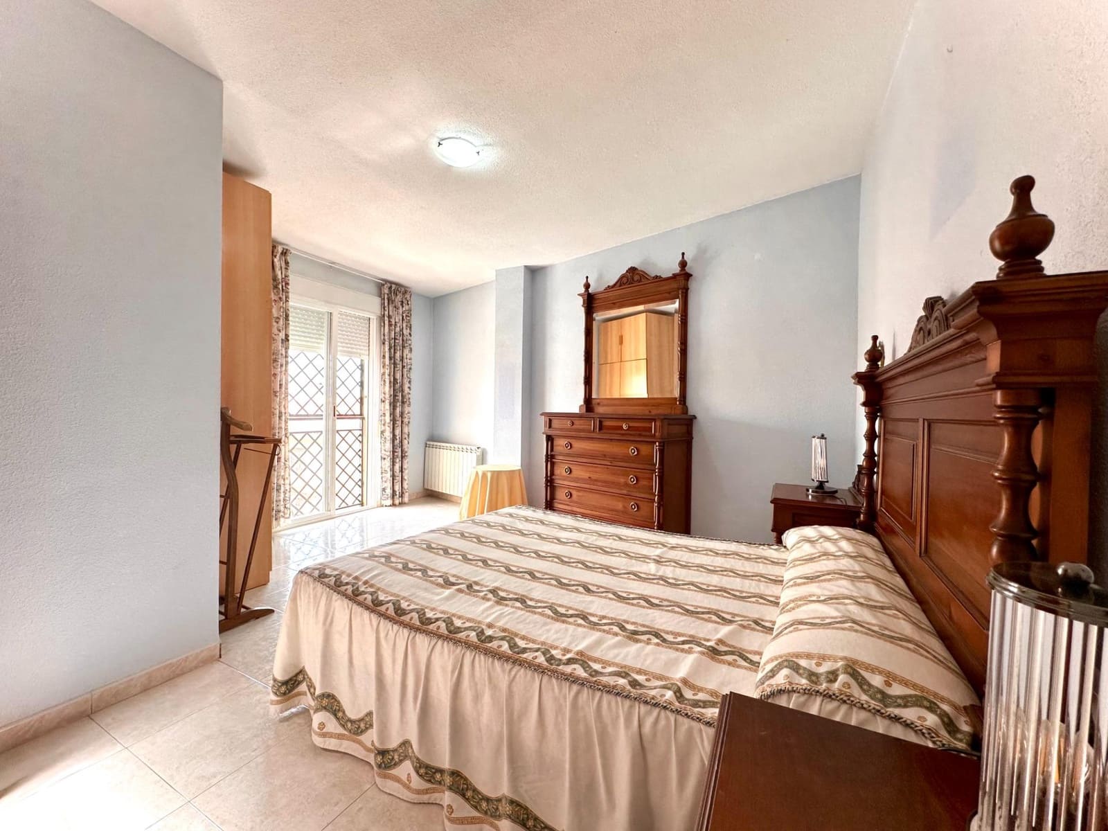 4 quarto Moradia em Banda para venda em Huetor Vega com garagem - 257 000 € (Ref: 10014084)