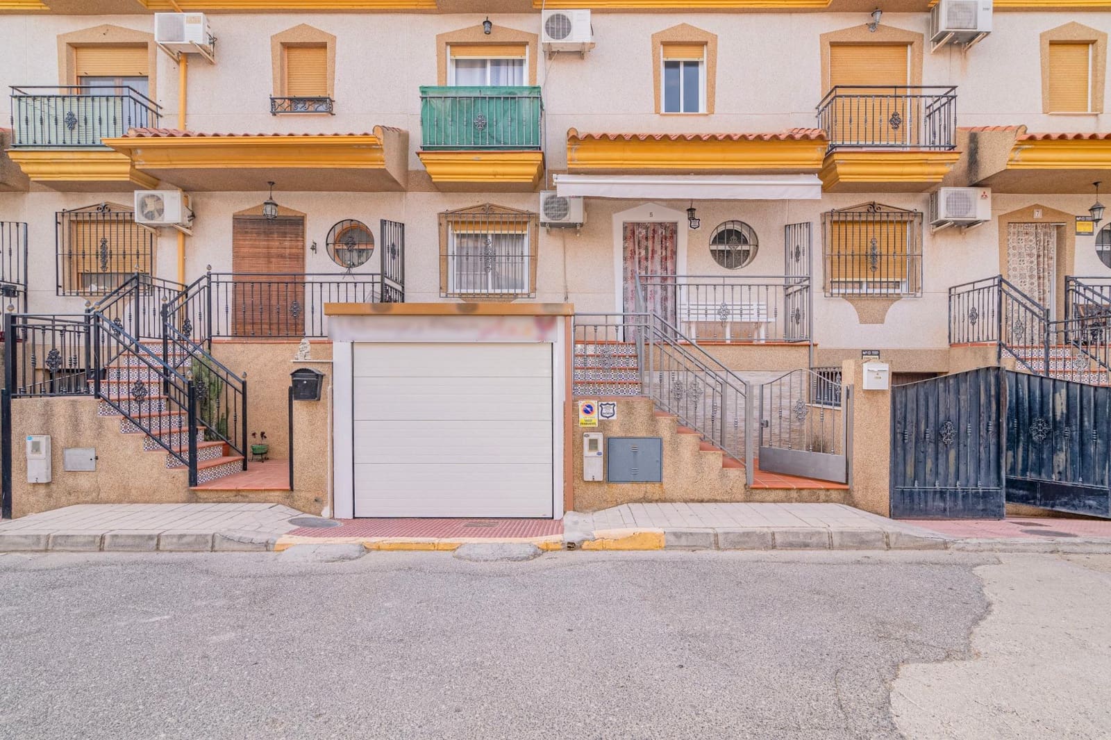 5 soveværelse Rækkehus til salg i Cijuela med swimmingpool garage - € 213.000 (Ref: 10014086)