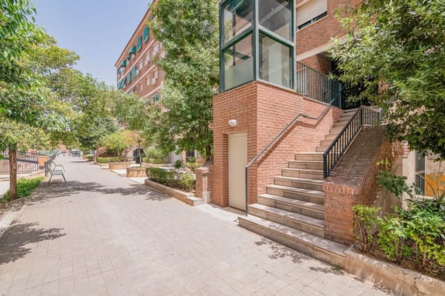 3 chambre Appartement à vendre à Grenade ville avec garage - 239 000 € (Ref: 10014087)