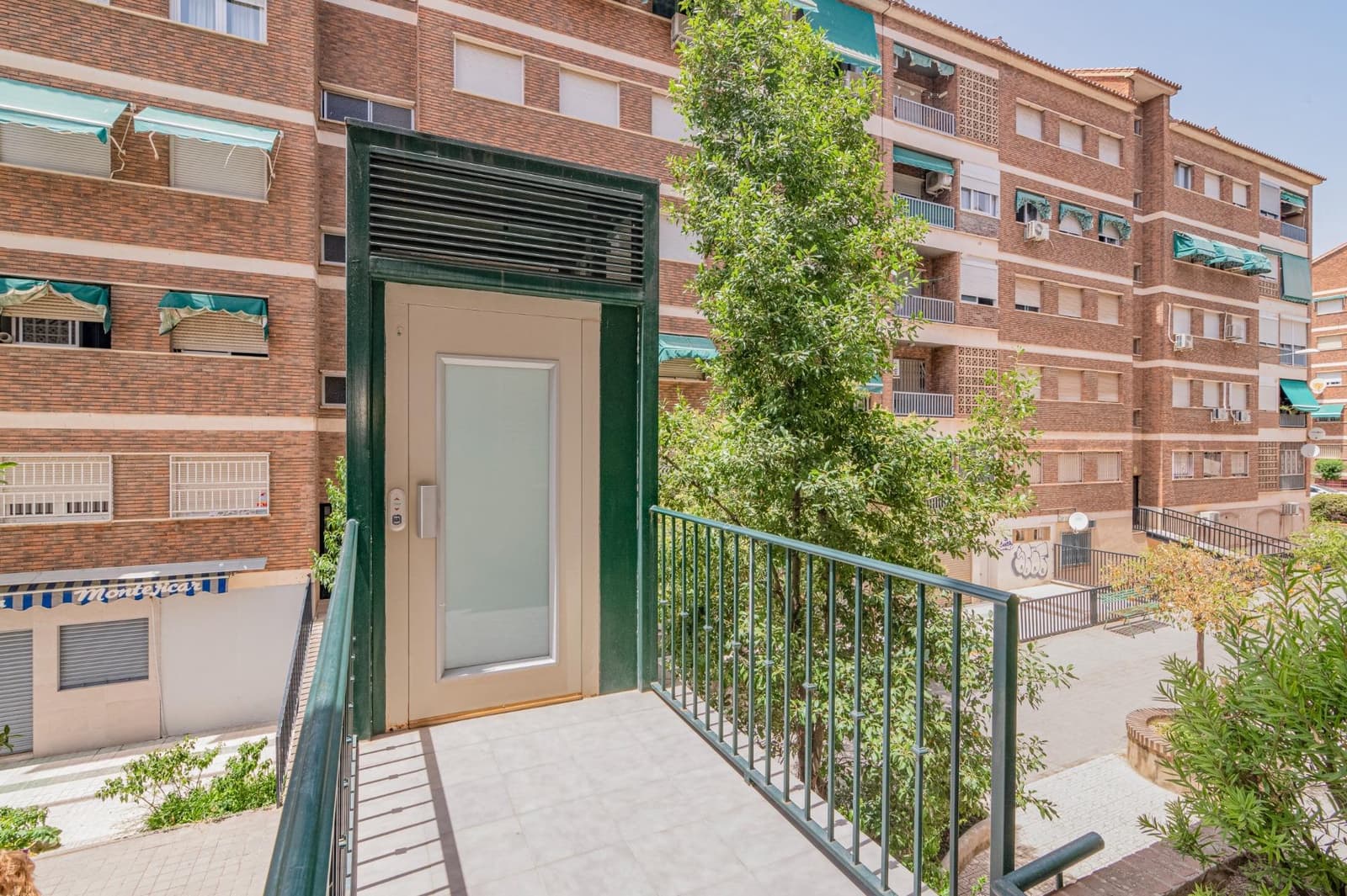 3 chambre Appartement à vendre à Grenade ville avec garage - 239 000 € (Ref: 10014087)