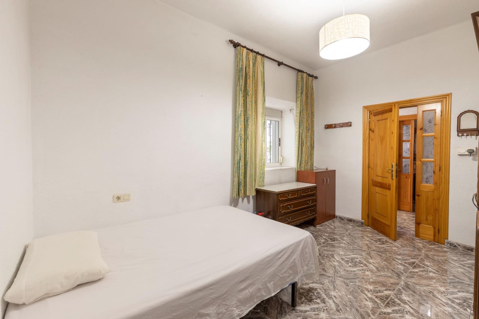 6 sypialnia Dom na sprzedaż w Otura z garażem - 259 900 € (Ref: 10014088)