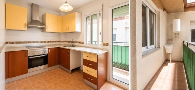 3 quarto Apartamento para venda em Cúllar Vega com garagem - 199 900 € (Ref: 10014091)