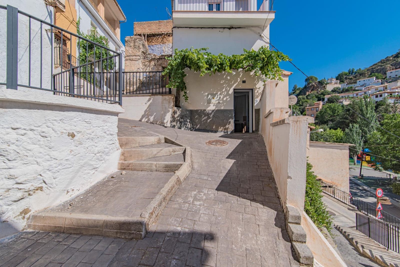 2 bedroom Townhouse for sale in Dudar - € 87,000 (Ref: 10014095)