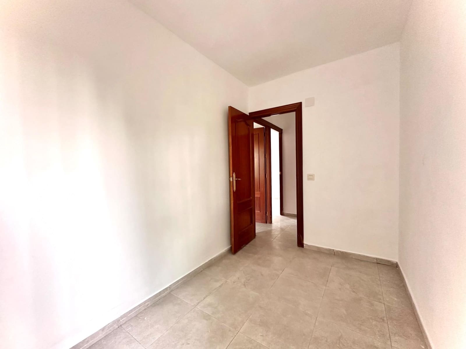 3 bedroom Flat for sale in Granada city - € 105,000 (Ref: 10014098)