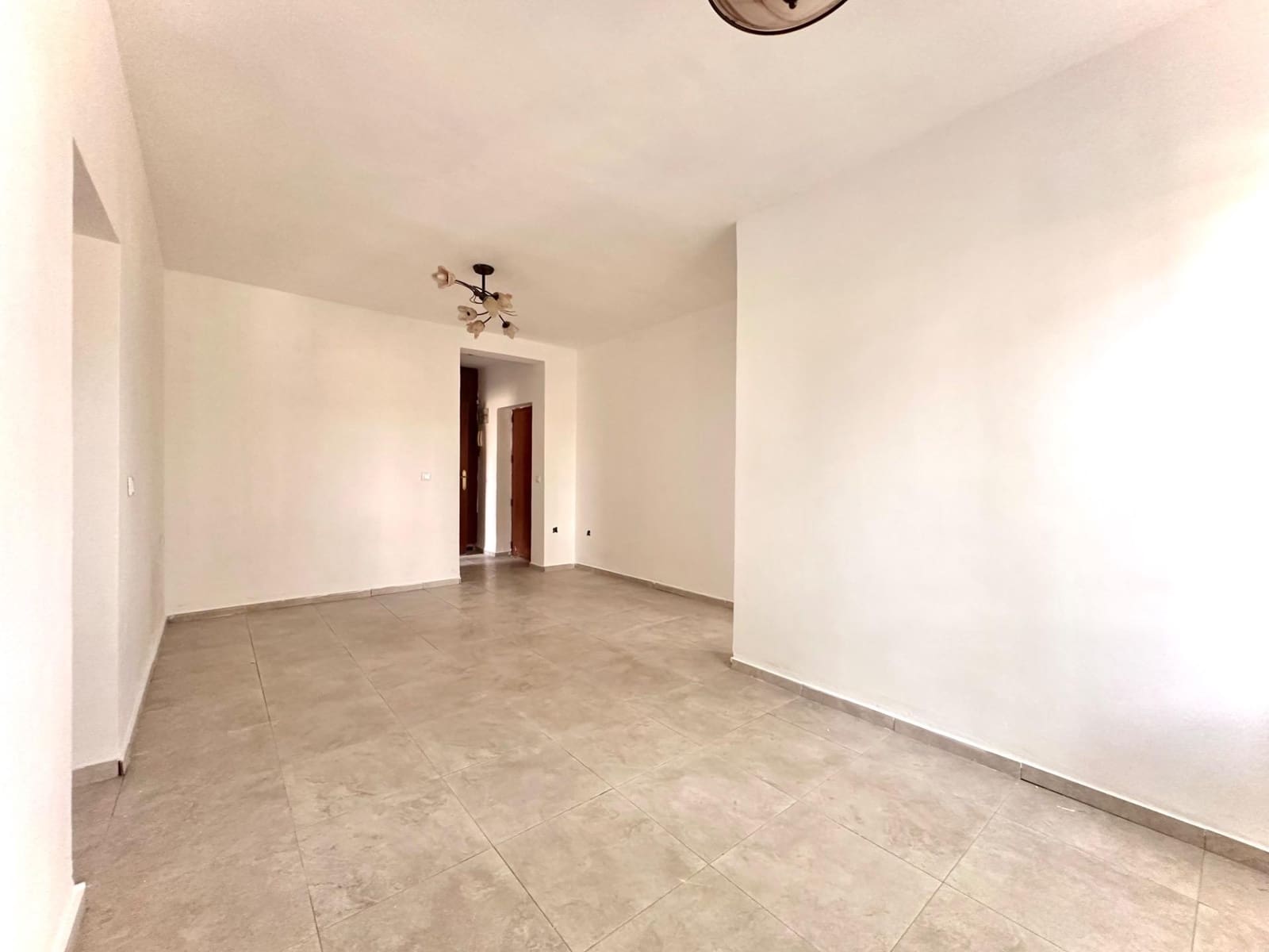 3 bedroom Flat for sale in Granada city - € 105,000 (Ref: 10014098)