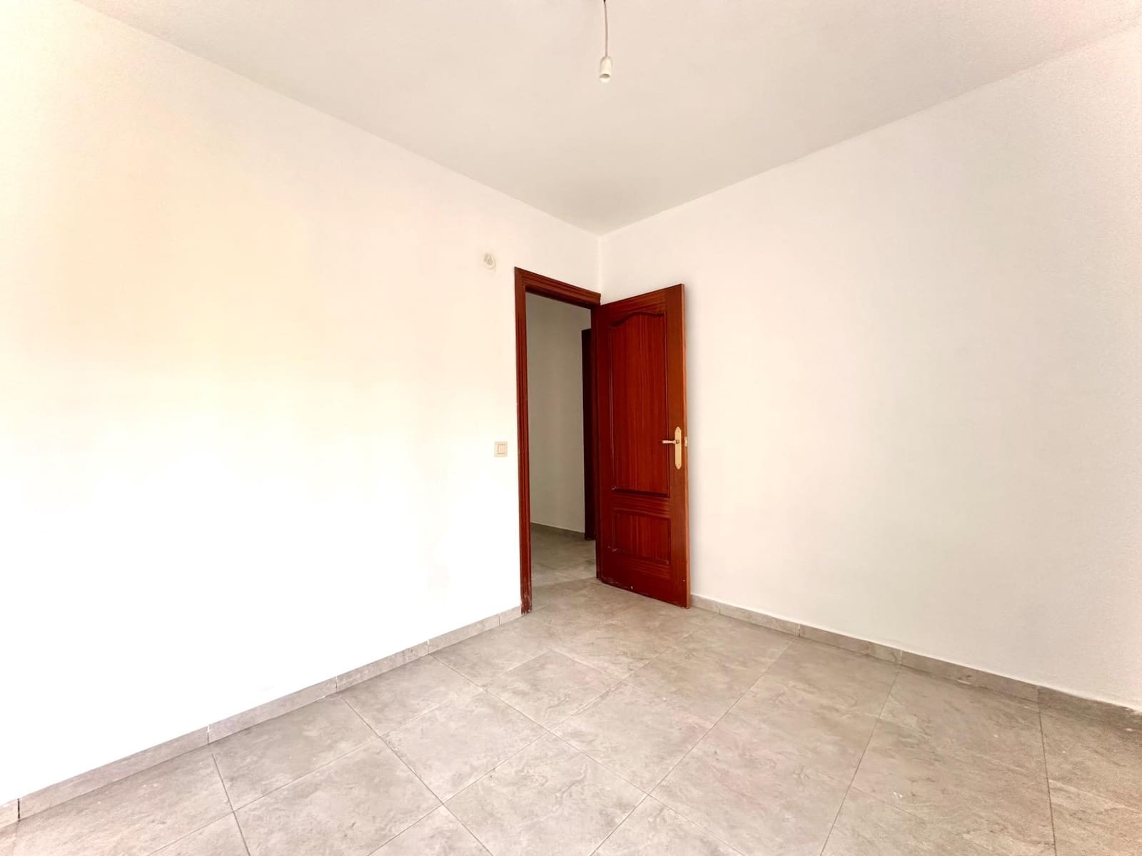 3 bedroom Flat for sale in Granada city - € 105,000 (Ref: 10014098)