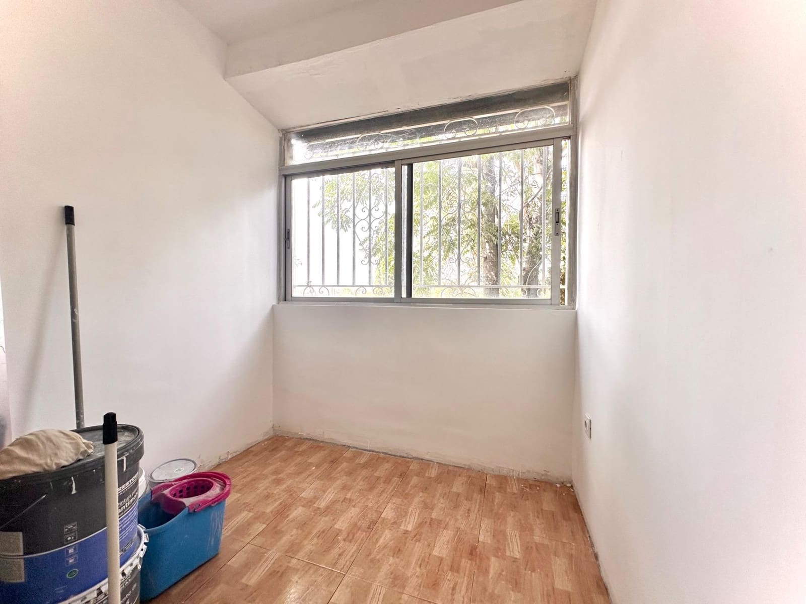 3 bedroom Flat for sale in Granada city - € 105,000 (Ref: 10014098)